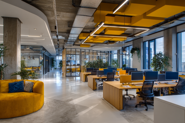 Okna do biura – trendy, parametry i praktyczne wskazówki